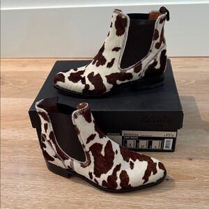 NIB Ariat Women's Cow Print Ankle Boots 6.5 (37)